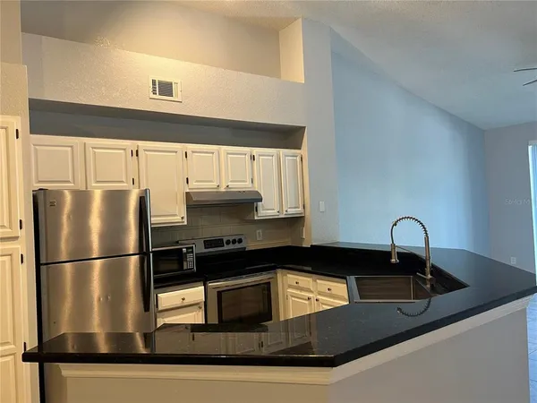 $3,100 | 805 Normandy Trace Road, Tampa, FL 33602