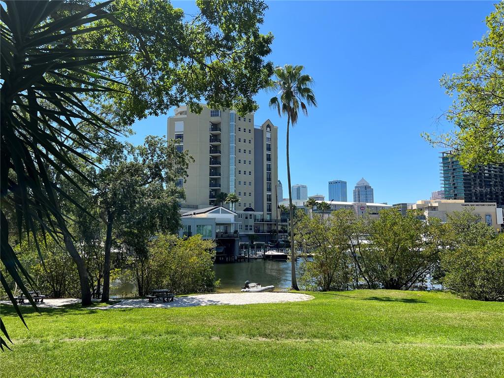 805 Normandy Trace Road Tampa, FL 33602 - Photo 36 of 41