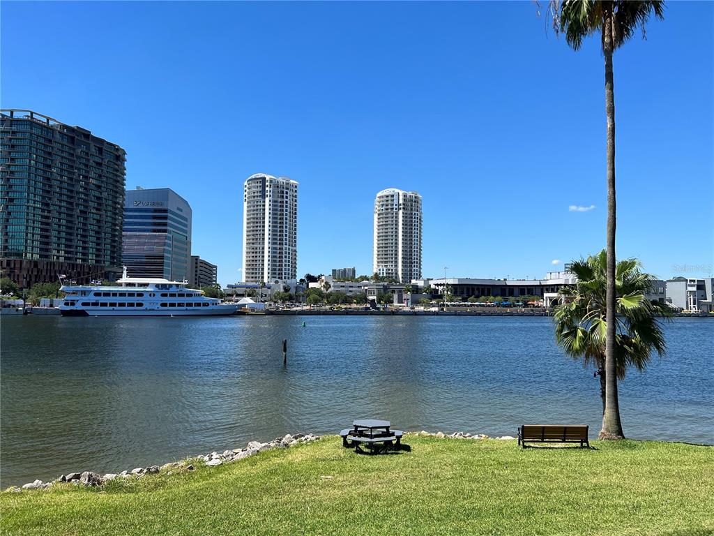 805 Normandy Trace Road Tampa, FL 33602 - Photo 38 of 41