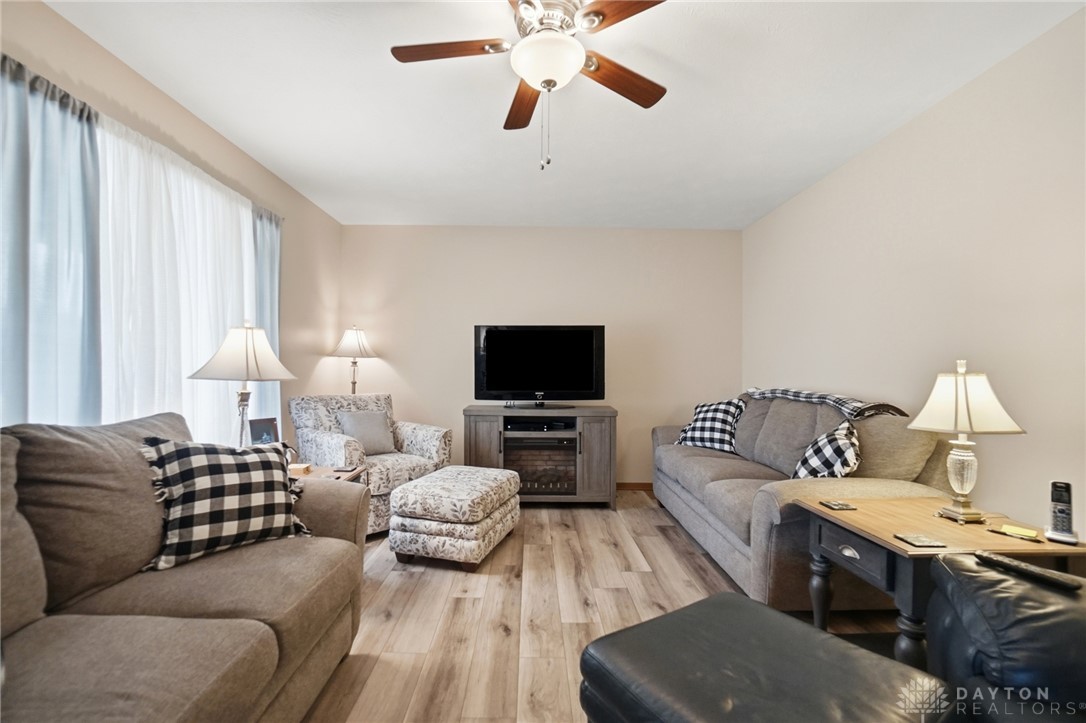 1043 Armsgate Road Springfield, OH 45503 - Photo 9 of 43