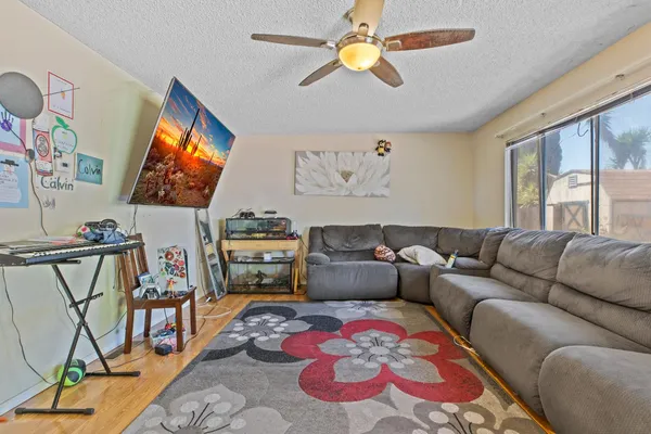 $375,000 | 1805 Glaston Avenue, Modesto, CA 95350