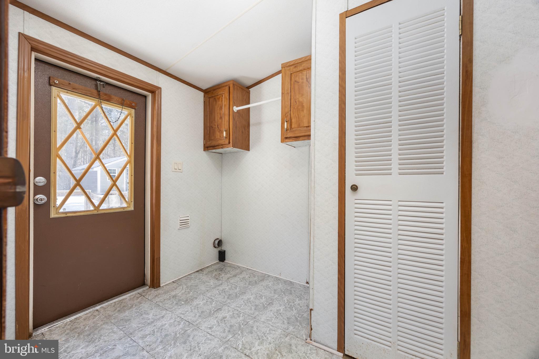 22147 Royal Oak Road Quantico, MD 21856 - Photo 46 of 65 a view of a room that has a window in it