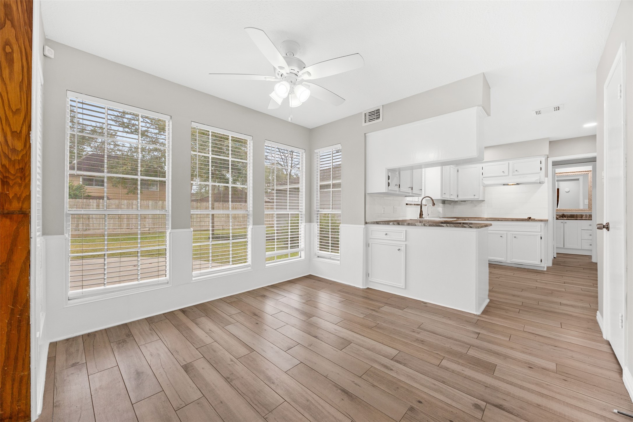 3607 Alderwood Drive Spring, TX 77388 - Photo 17 of 33 SITTING AREA TO ENJOY YOUR COFFEE & ENJOY OUT BACK OR MAYBE BREAKFAST AREA. YOUR OPTION