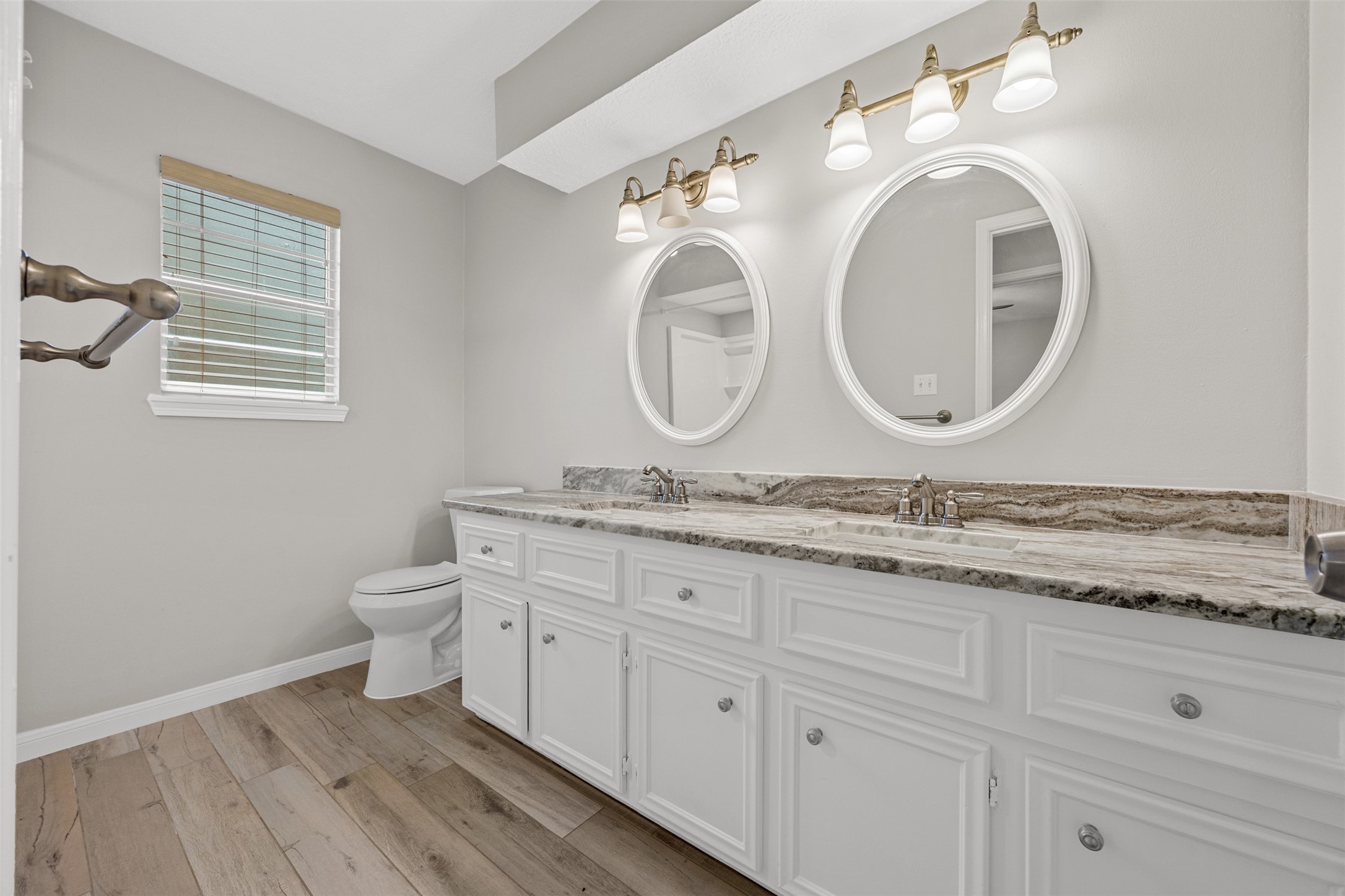 3607 Alderwood Drive Spring, TX 77388 - Photo 28 of 33 3RD BATHROOM FOR THE OTHER BEDROOMS UP.