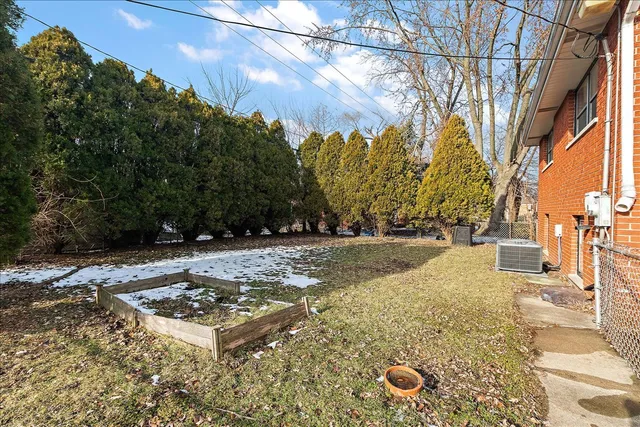 $249,900 | 18522 Dixie Highway, Homewood, IL 60430