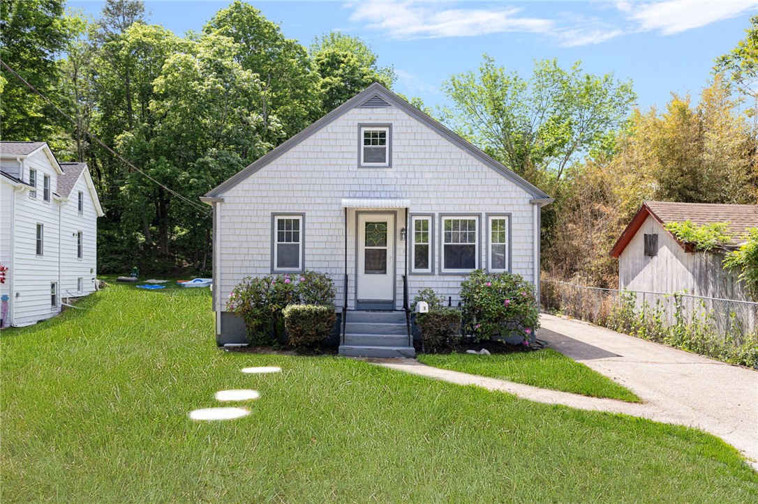 3 Mapledale Avenue Coventry, RI 02816 - Photo 3 of 27