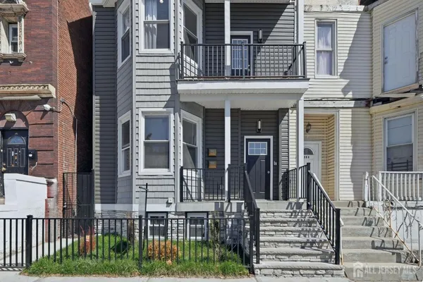 $2,500 | 327 South Orange Avenue, Unit 1, Newark, NJ 07103