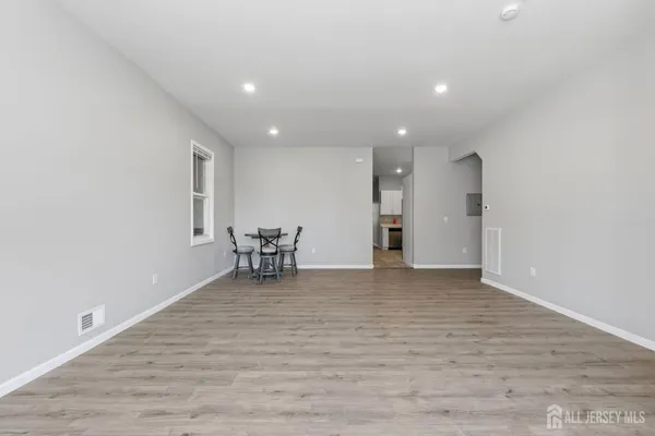 $2,500 | 327 South Orange Avenue, Unit 1, Newark, NJ 07103