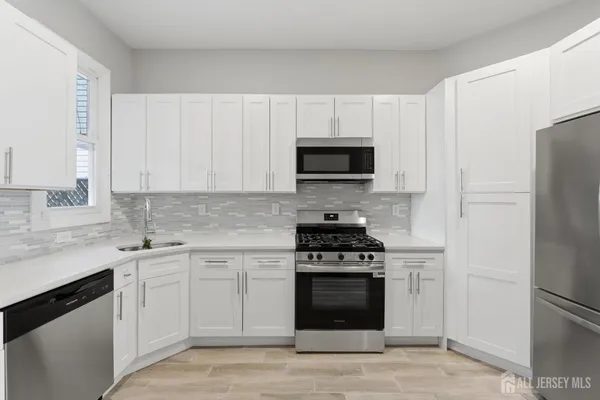 $2,500 | 327 South Orange Avenue, Unit 1, Newark, NJ 07103