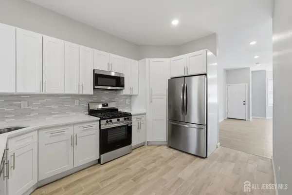 $2,500 | 327 South Orange Avenue, Unit 1, Newark, NJ 07103