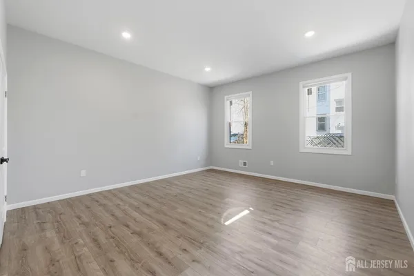 $2,500 | 327 South Orange Avenue, Unit 1, Newark, NJ 07103