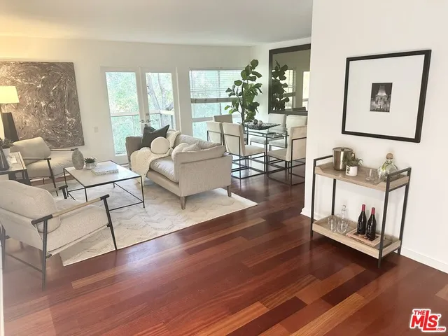 $4,999 | 330 South Barrington Avenue, Unit 307, Los Angeles, CA 90049