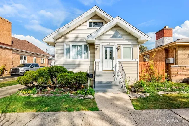 $3,400 | 2225 North 76th Court, Elmwood Park, IL 60707