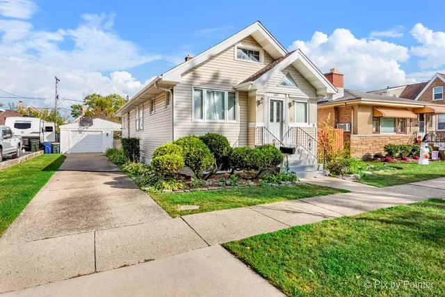 $3,400 | 2225 North 76th Court, Elmwood Park, IL 60707