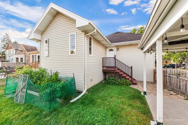 $3,400 | 2225 North 76th Court, Elmwood Park, IL 60707