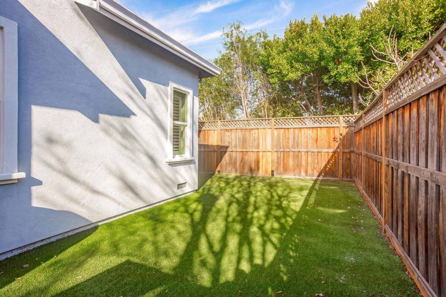 563 Alberta Avenue Sunnyvale, CA 94087 - Photo 30 of 32 a view of yard from a balcony