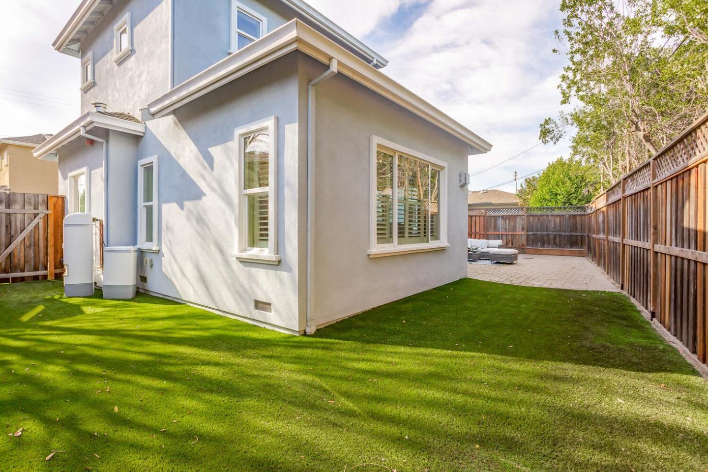 563 Alberta Avenue Sunnyvale, CA 94087 - Photo 31 of 32 a view of a backyard with a garden