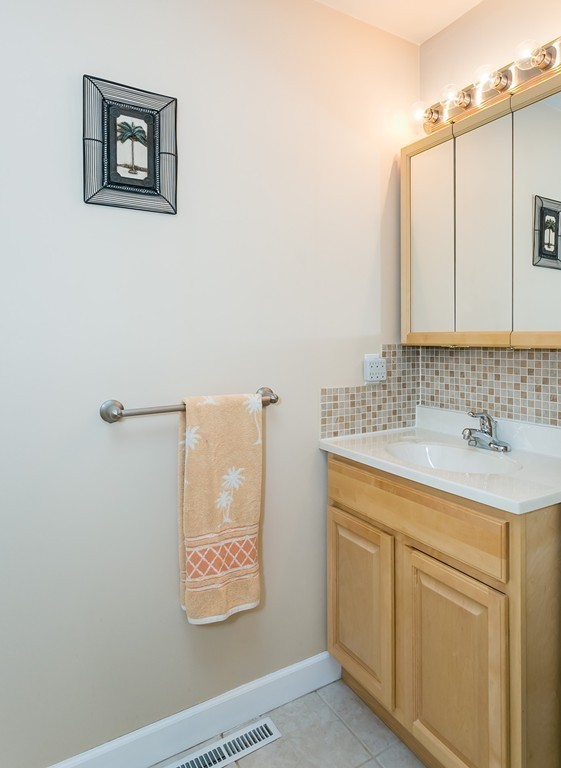 74 Jordan Street Springfield, MA 01129 - Photo 13 of 30 Gallery Image 13