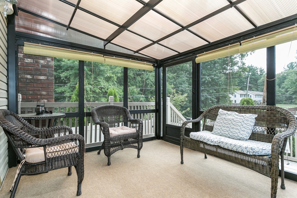 74 Jordan Street Springfield, MA 01129 - Photo 8 of 30 Gallery Image 8