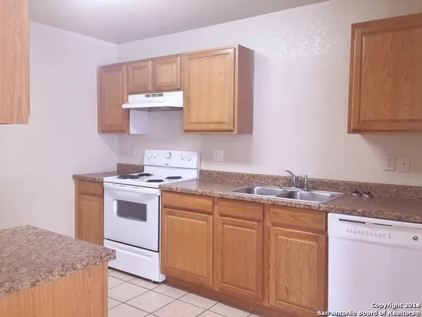 $1,295 | 13025 O'Connor Cove, San Antonio, TX 78233