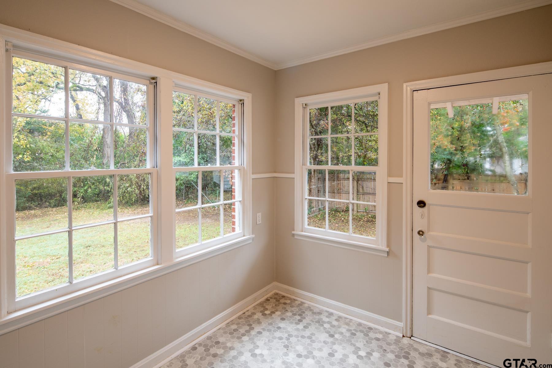 1913 South Sneed Avenue Tyler, TX 75701 - Photo 8 of 10