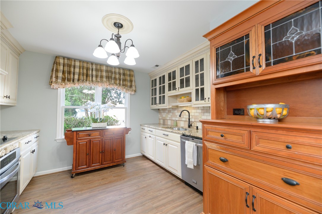 7680 The Points Place, Unit 302 Gloucester Point, VA 23062 - Photo 4 of 29