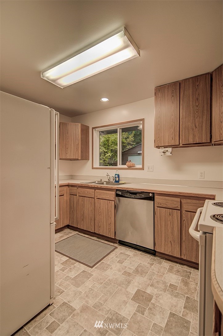 23009 2nd Avenue Southeast Bothell, WA 98021 - Photo 7 of 15