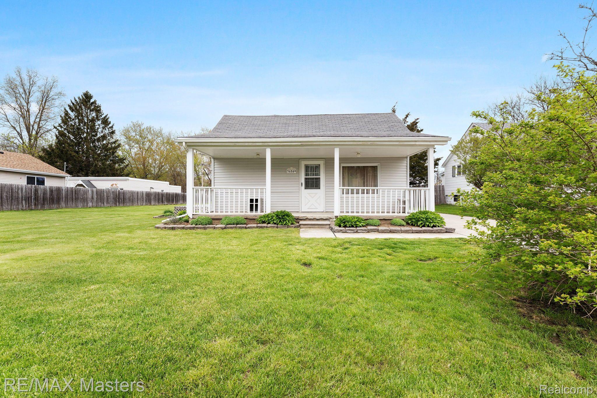 36540 Bismark Road New Boston, MI 48164 - Photo 1 of 25 Welcome Home1