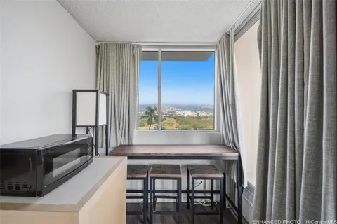 $315,000 | 444 Kānekapōlei Street, Unit 810, Honolulu, HI 96815