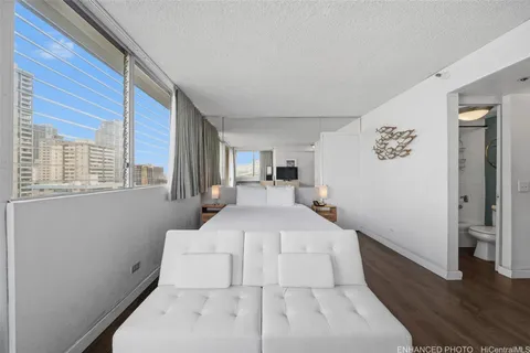 $315,000 | 444 Kānekapōlei Street, Unit 810, Honolulu, HI 96815