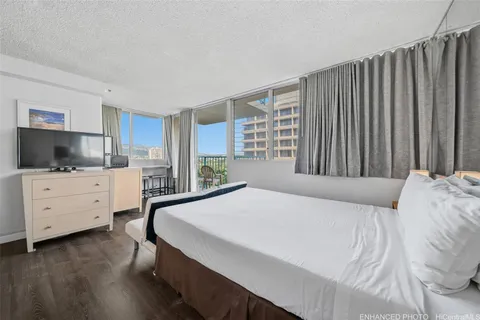 $315,000 | 444 Kānekapōlei Street, Unit 810, Honolulu, HI 96815