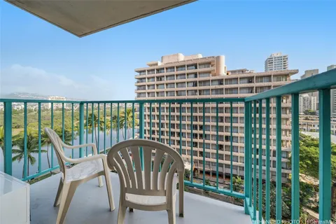$315,000 | 444 Kānekapōlei Street, Unit 810, Honolulu, HI 96815