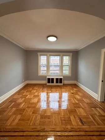 $2,100 | 83 Aldine Street, Unit 2R, Newark, NJ 07112