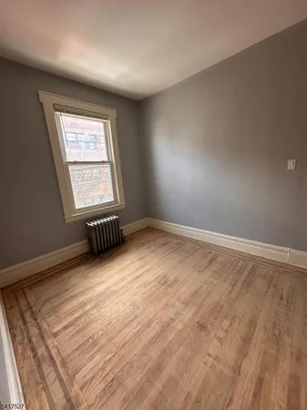 $2,100 | 83 Aldine Street, Unit 2R, Newark, NJ 07112