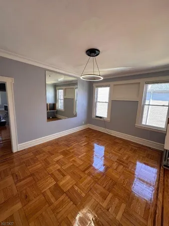 $2,100 | 83 Aldine Street, Unit 2R, Newark, NJ 07112