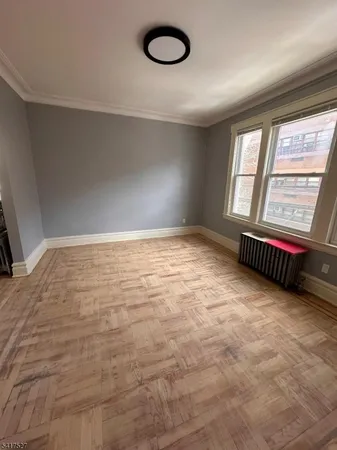 $2,100 | 83 Aldine Street, Unit 2R, Newark, NJ 07112