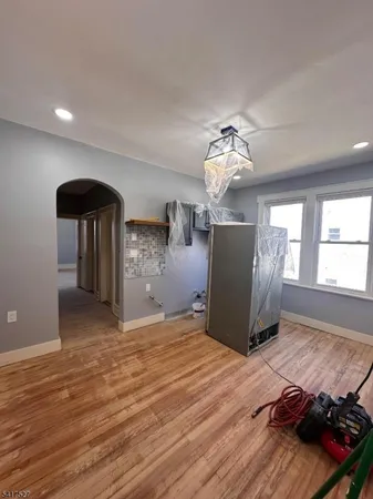 $2,100 | 83 Aldine Street, Unit 2R, Newark, NJ 07112
