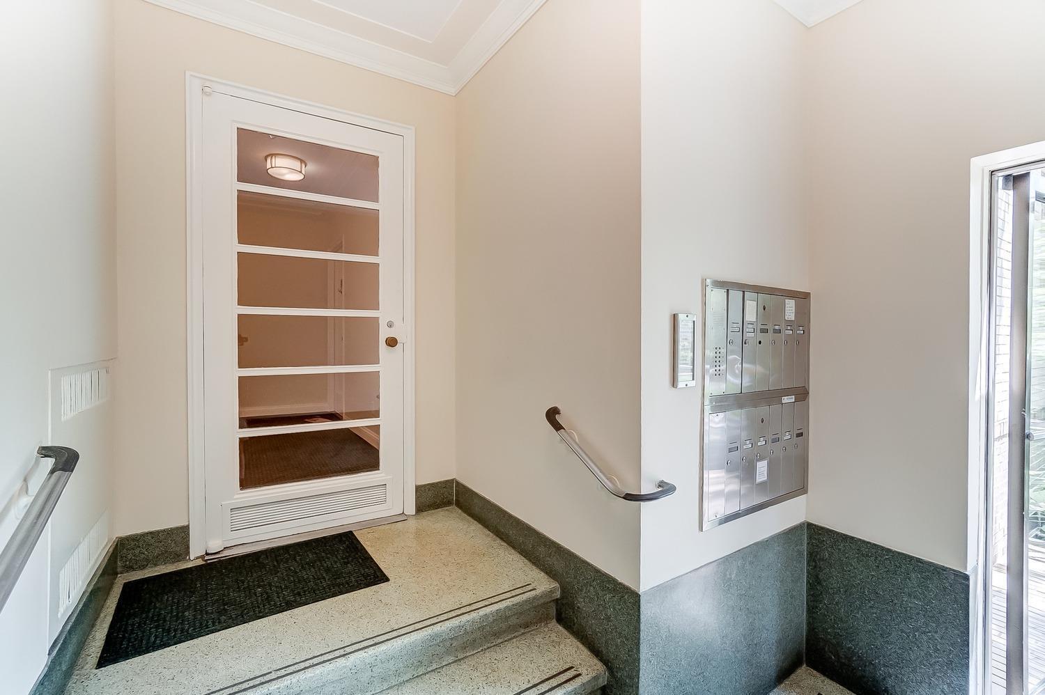 2376 Madison Road, Unit 51 Cincinnati, OH 45208 - Photo 6 of 47 Gallery Image 6