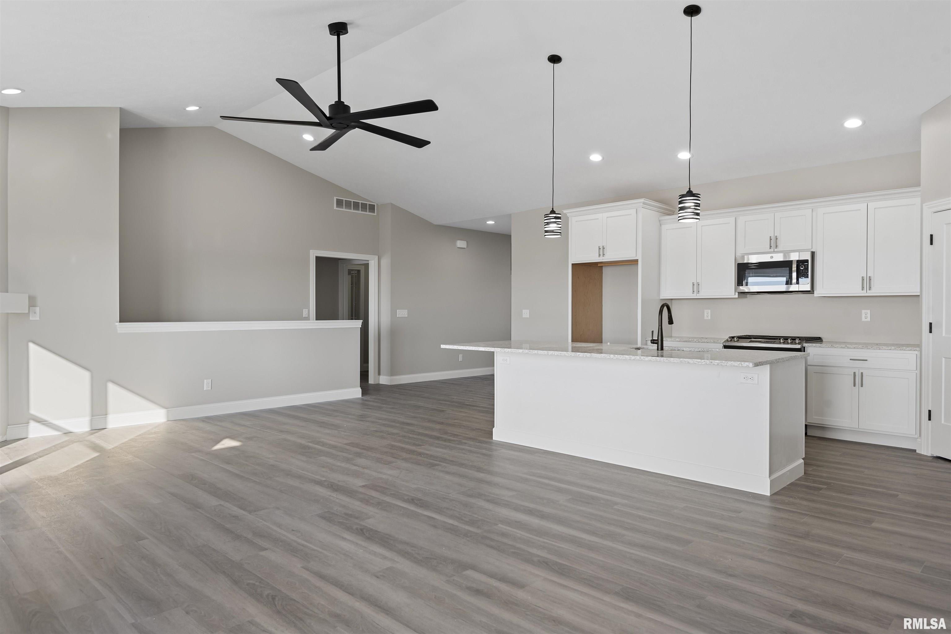 4505 Castle Pines Drive Springfield, IL 62711 - Photo 8 of 36 Gallery Image 8
