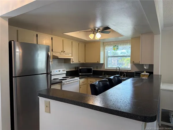 $139,000 | 2950 Southeast Ocean Boulevard, Unit 44, Stuart, FL 34996