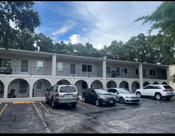 $1,700 | 2319 West Bristol Avenue, Unit 103, Tampa, FL 33609