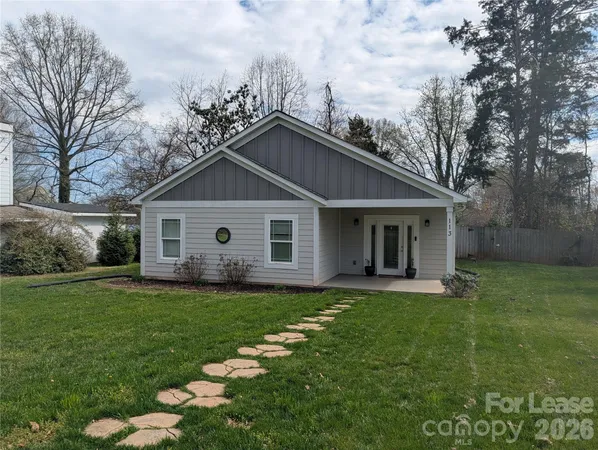 $2,000 | 113 Mainview Drive, Mooresville, NC 28117