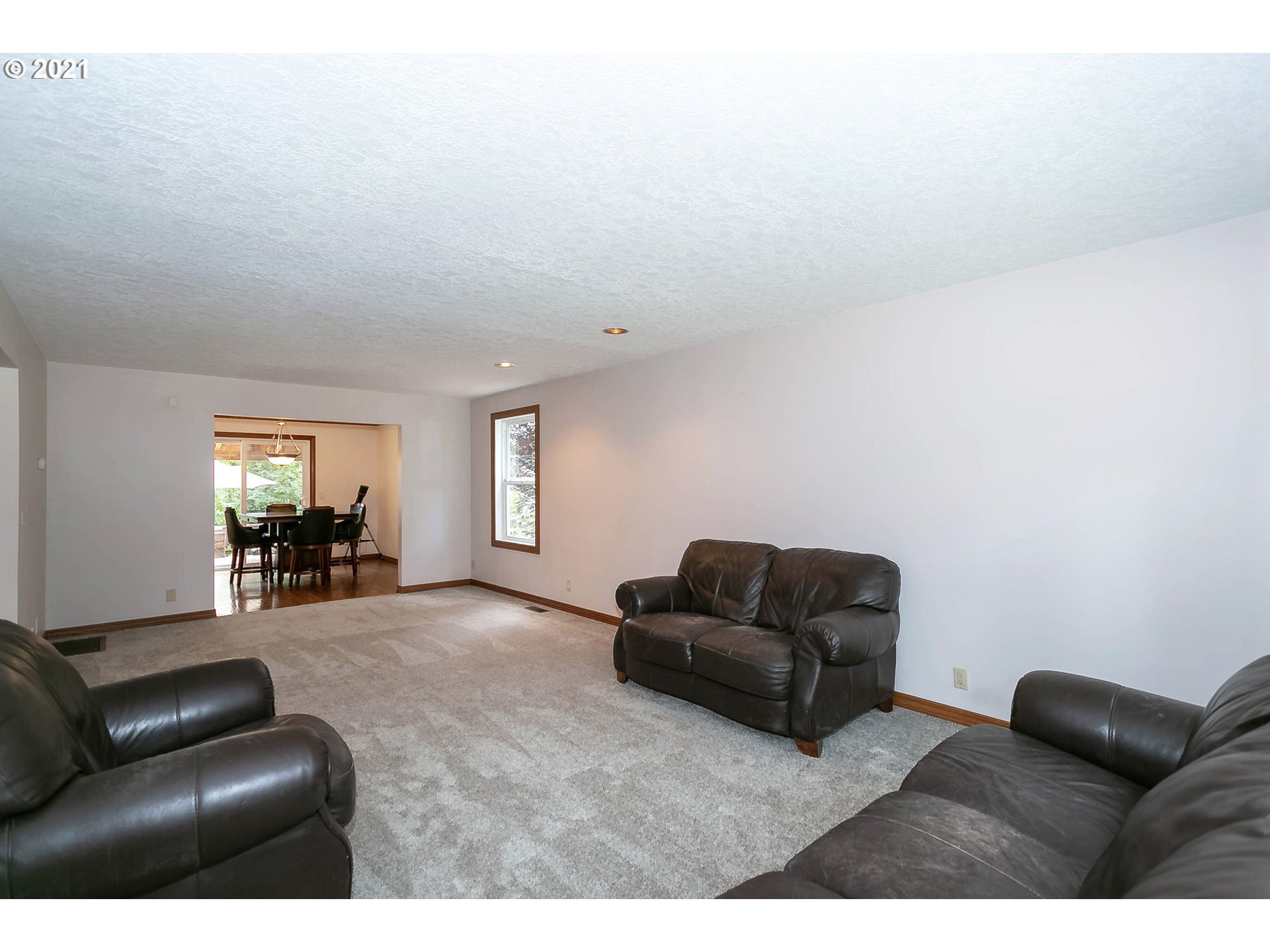 29801 Northeast Putnam Road Newberg, OR 97132 - Photo 4 of 32 Gallery Image 4