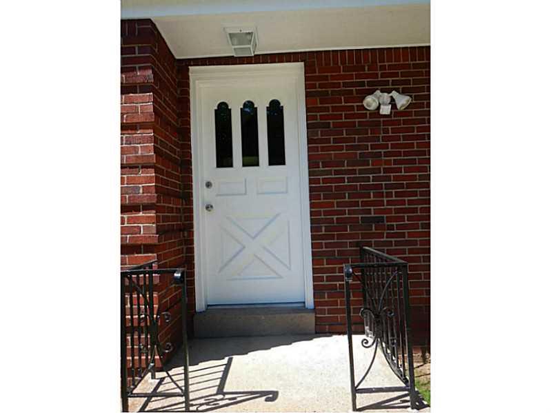 308 Fox Chapel Road Pittsburgh, PA 15238 - Photo 3 of 22 Facade/Exterior Front. Fresh and inviting front entry.