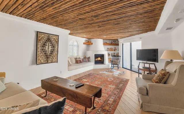 $5,495 | 2626 East Arizona Biltmore Circle, Unit 32, Phoenix, AZ 85016