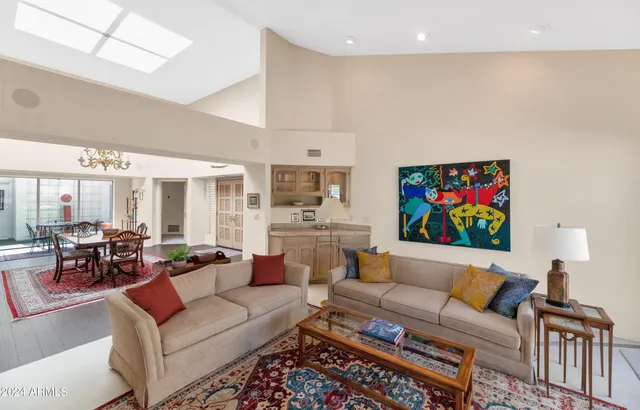 $5,495 | 2626 East Arizona Biltmore Circle, Unit 32, Phoenix, AZ 85016