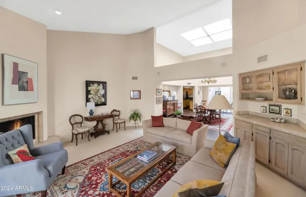 $7,995 | 2626 East Arizona Biltmore Circle, Unit 32, Phoenix, AZ 85016