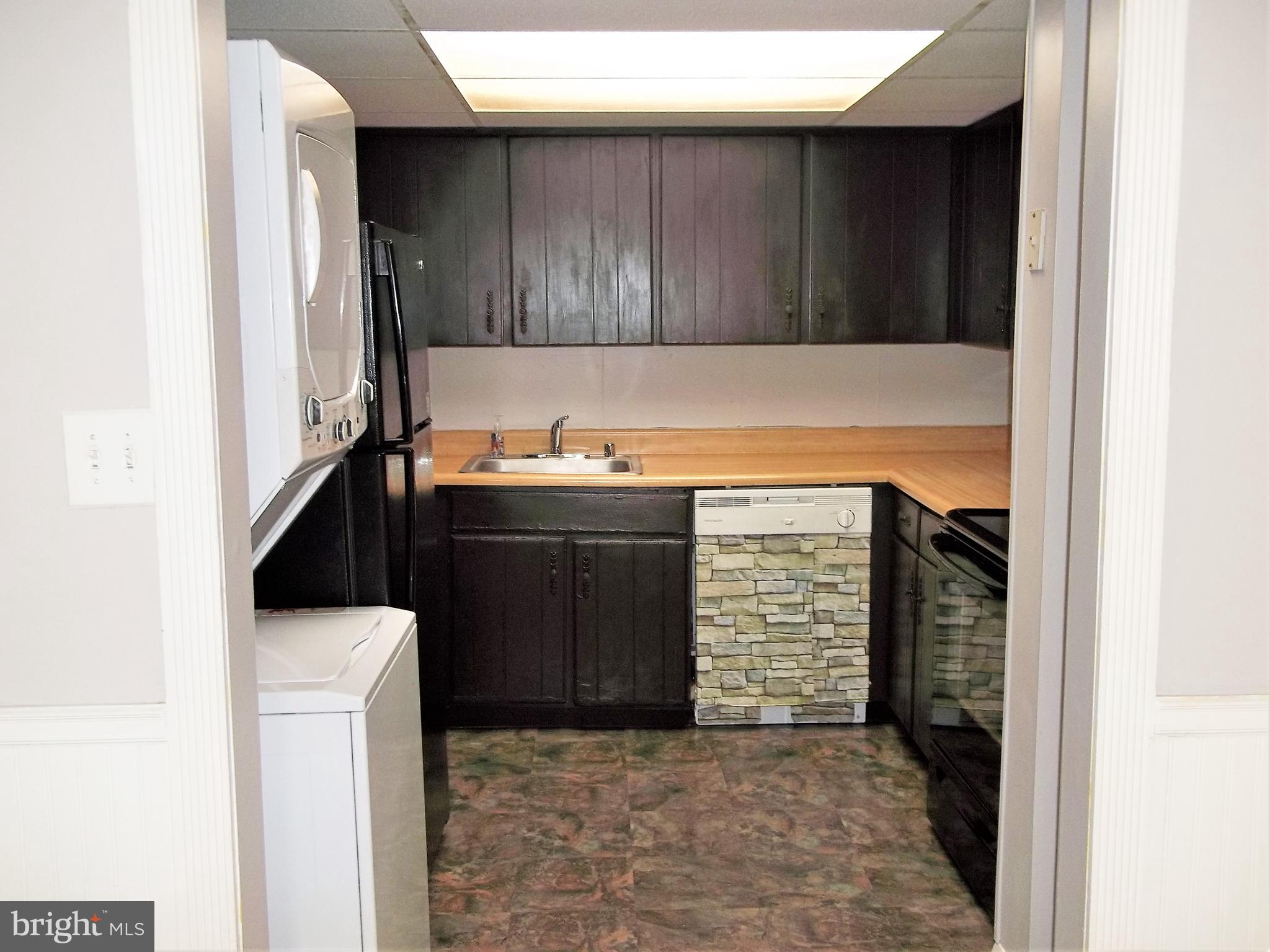 1719 Crimson Tree Way, Unit 10B Edgewood, MD 21040 - Photo 4 of 13 Kitchen