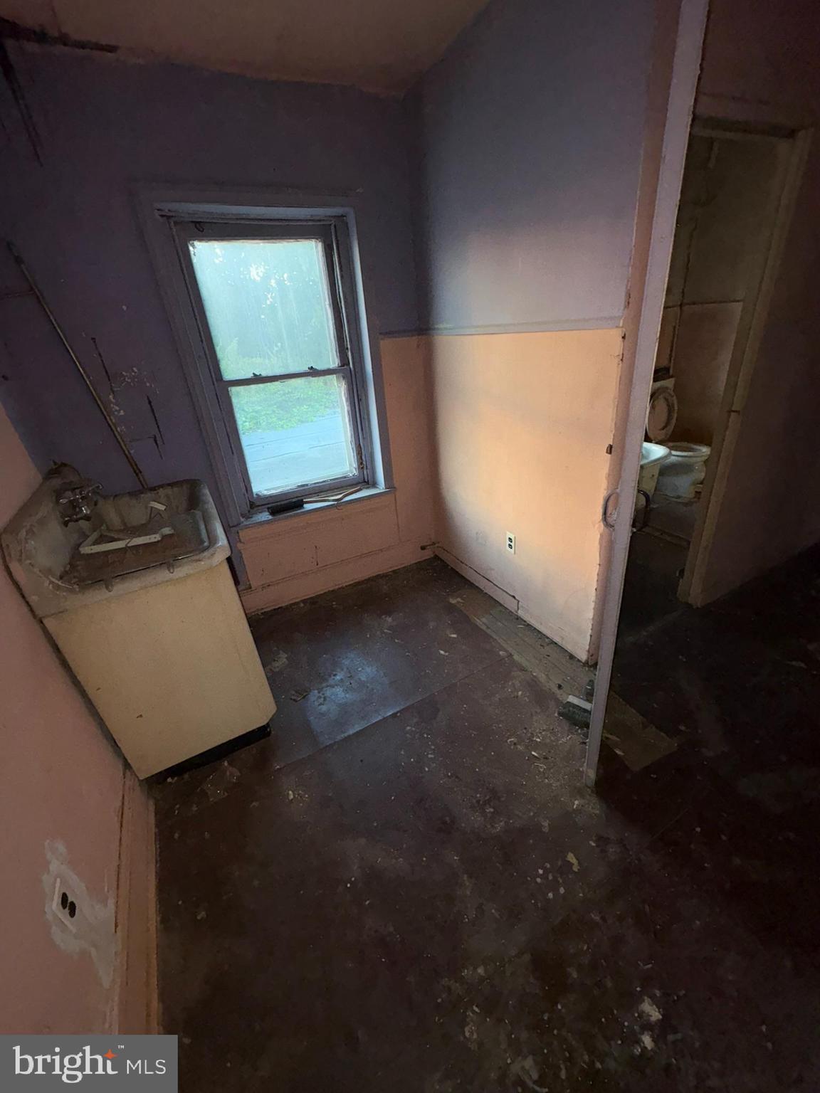 350 North 61st Street Philadelphia, PA 19139 - Photo 20 of 21 a view of room with window