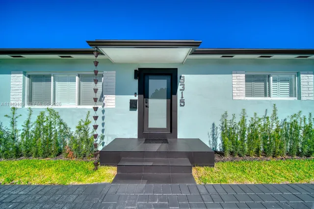 $4,700 | 9315 Southwest 44th Street, Unit 9315, Miami, FL 33165